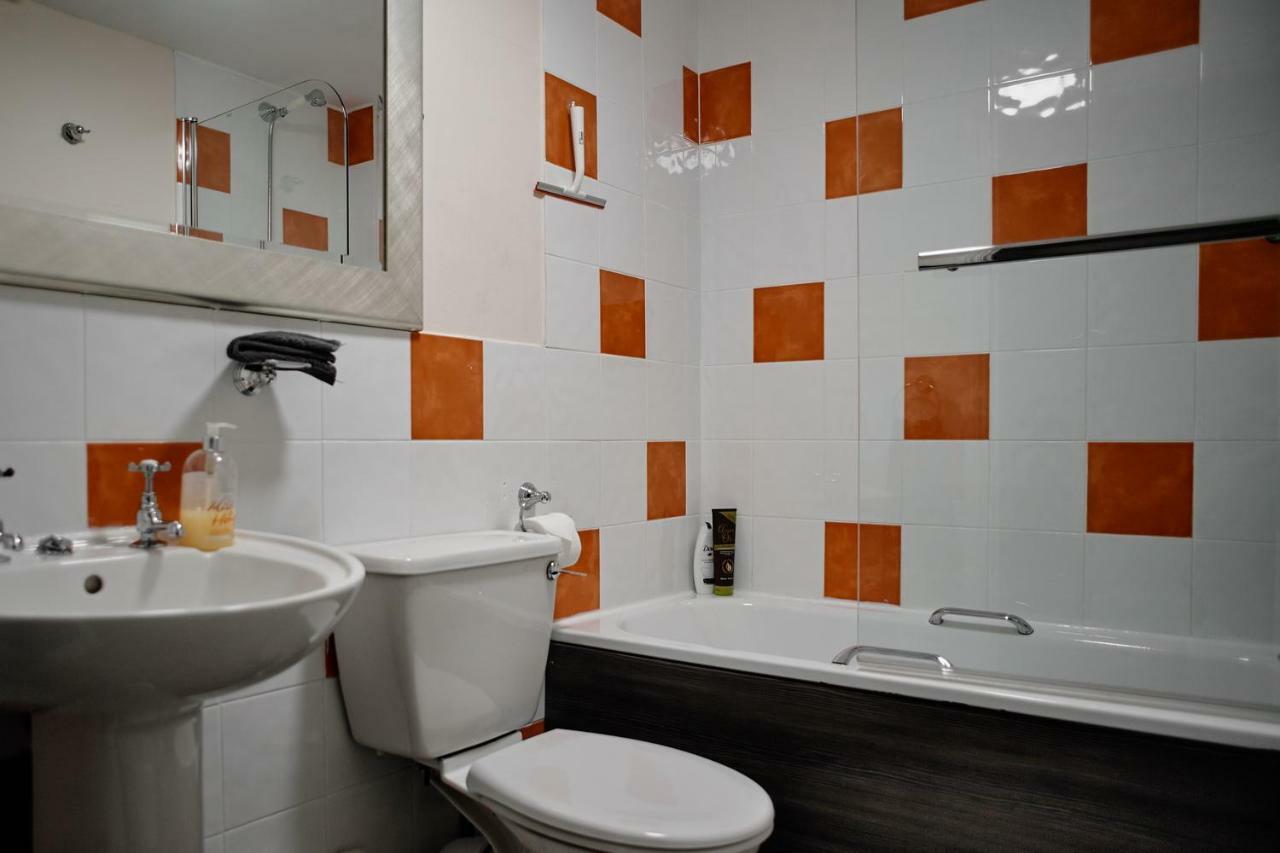 Central Located Two Bedroom Suite Bristol Esterno foto